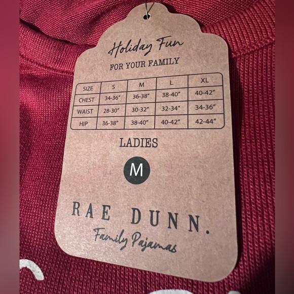 🎄⛄️Rae Dunn Mrs. Claus plaid pj jogger set - Picture 6 of 8